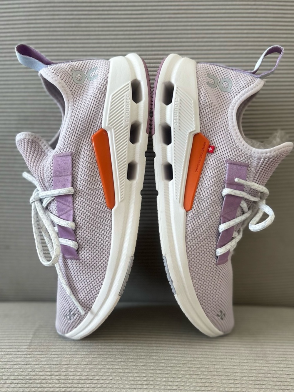 On Running Women’s On Cloudeasy sneakers in the Orchid/Lavendula size 9.5 - Picture 4 of 10